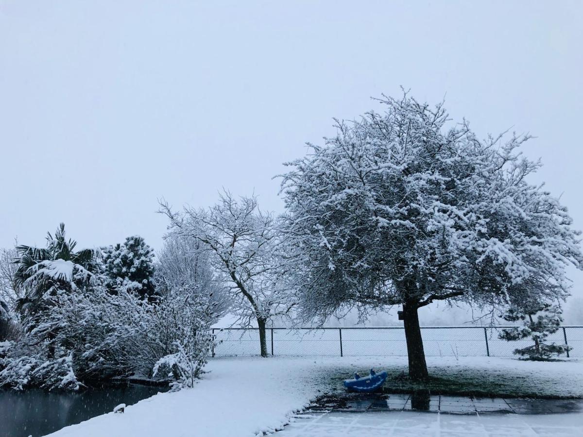 Slapen Bij De Zeeuwse Lala Bed & Breakfast IJzendijke Dış mekan fotoğraf